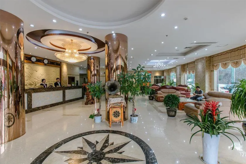 Yifang Hotel - Image 1