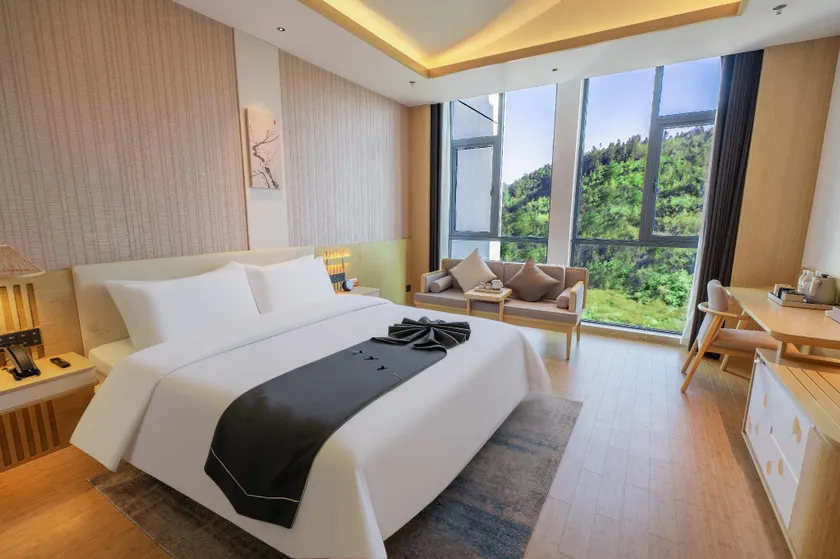 BRILLIANT JIANGUO Resort Hotel - Enshi Xuan'en Yuquan Street - Image 1