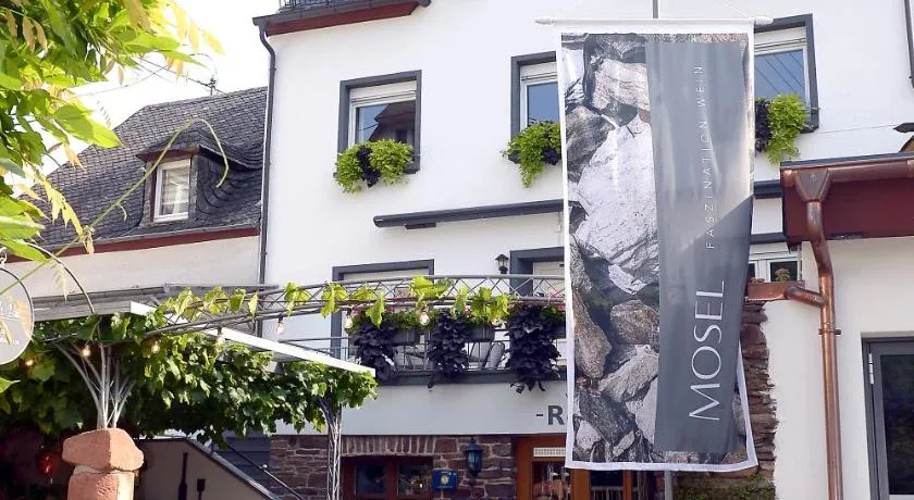 Wein- und Gästehaus M. Bai - Image 1