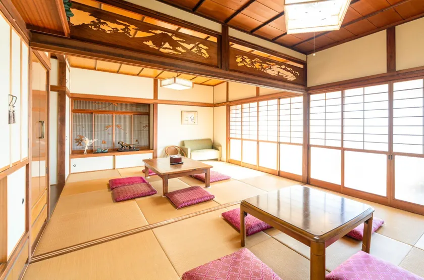Old folk house lodging, okay? - Image 1
