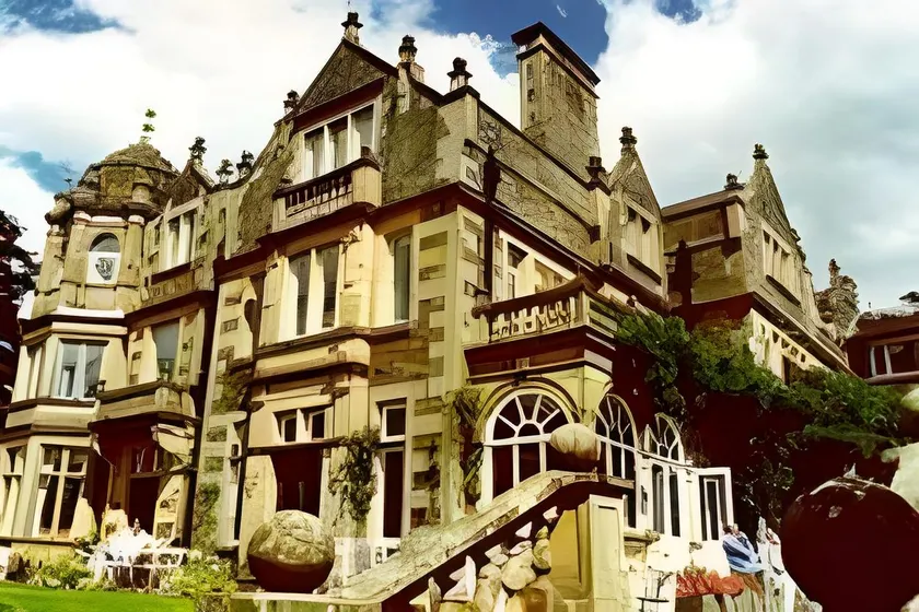 Langdale Chase Hotel - Image 1