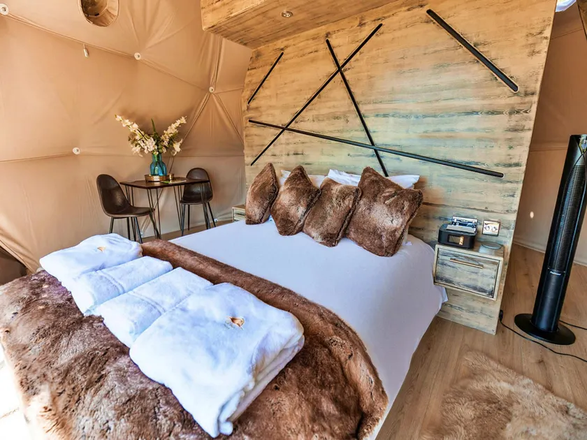 Chalet in Kent with Hot Tub  Countryside Views - Image 1