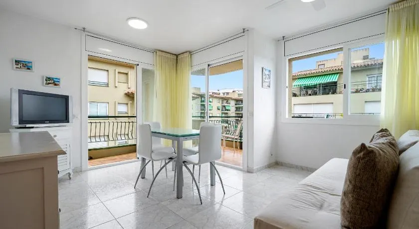 Hauzify I Apartament Estrella - Image 1