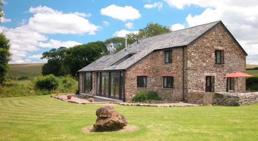 The Red Barn - Image 1