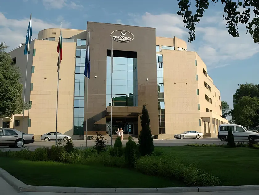 Jeravi Beach Hotel - All Inclusive - Image 1