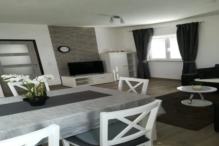 Apartment Villa Bijele Stijene - Image 1