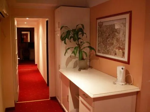 Residence B&B La Fontaine Aparthotel - Image 1