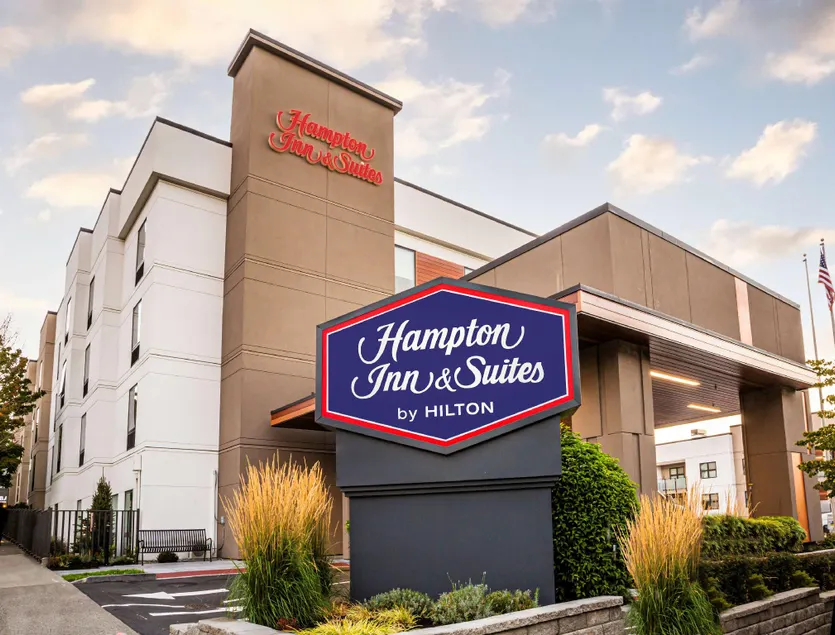 Hampton Inn & Suites Seattle-Downtown - Image 1