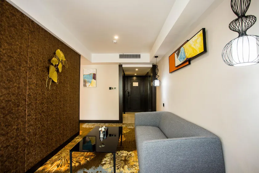 ManZhou Hotel - Image 1