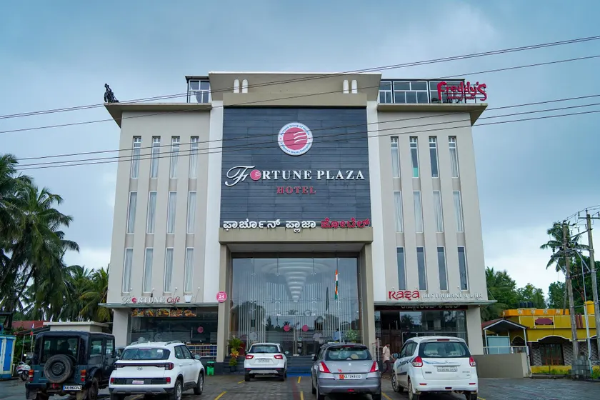 Fortune Plaza Hotel - Image 1