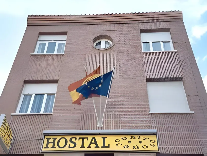 Hotel Cuatro Caños - Image 1