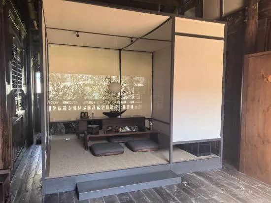 Qilai Manor Hotel (Lizhuang Ancient Town) - Image 1