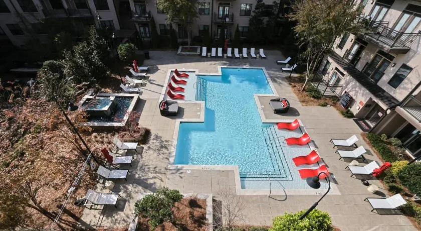 Radius West Midtown Apartments by Frontdesk - Image 1