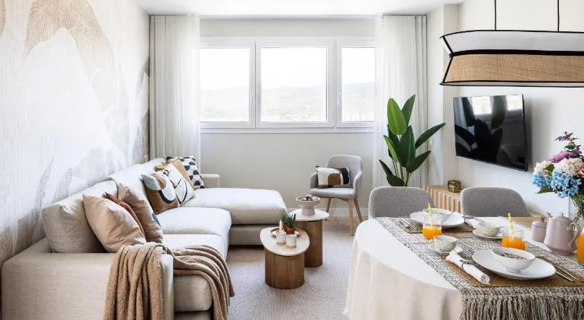 Urban Sky View Apartment - Image 1
