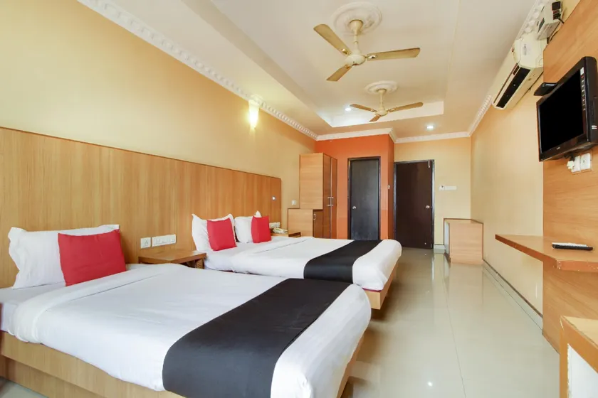 Collection O O 73523 Hotel Megha Residency - Image 1