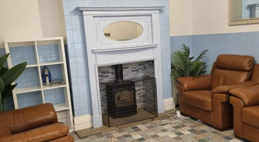 8 Guests - Free Parking - Full Equipped House - Image 1