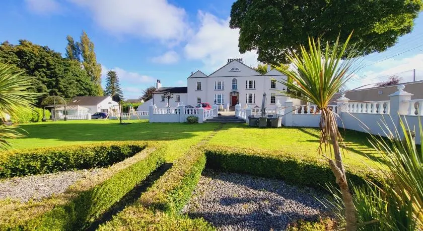 Riverview Georgian House - Image 1