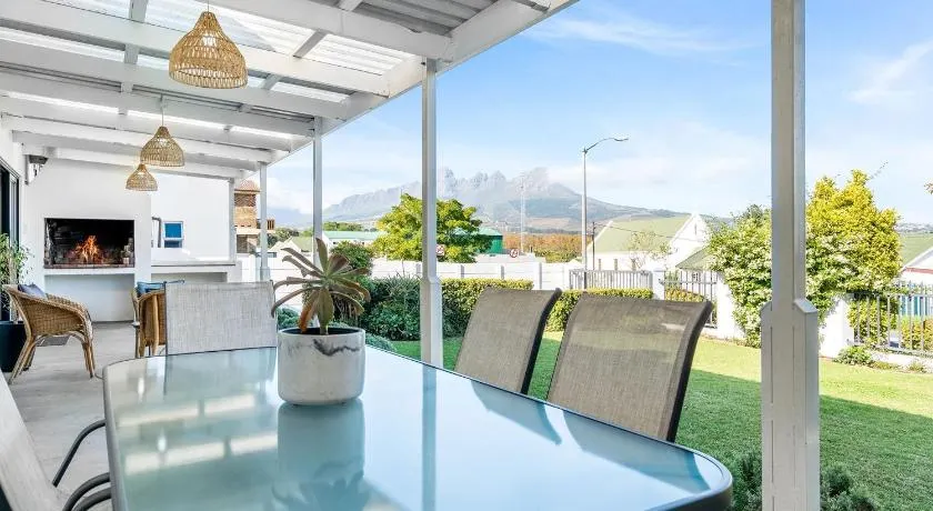 Winelands Getaway - Image 1
