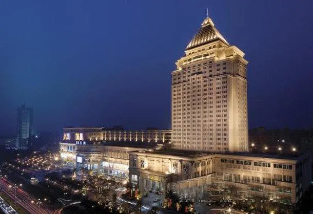Merlinhood Hotel - Image 1