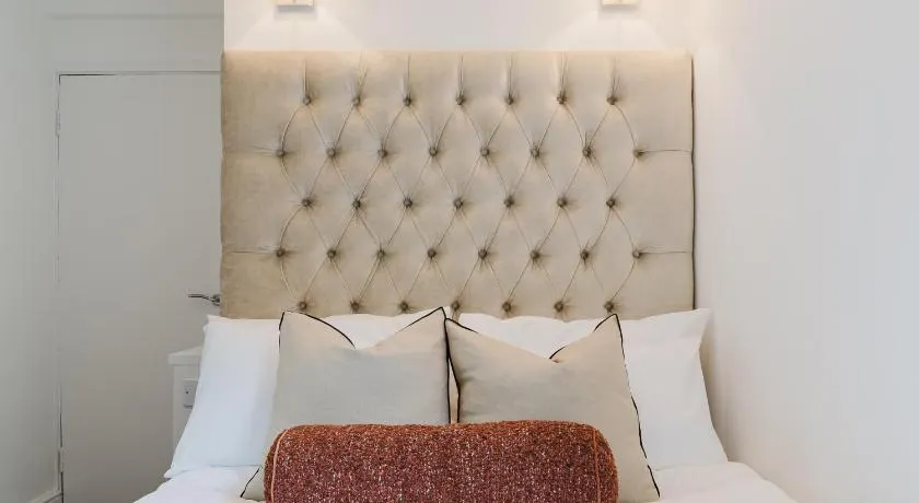 Specious Bright Flat with Garden in Central London - Image 1