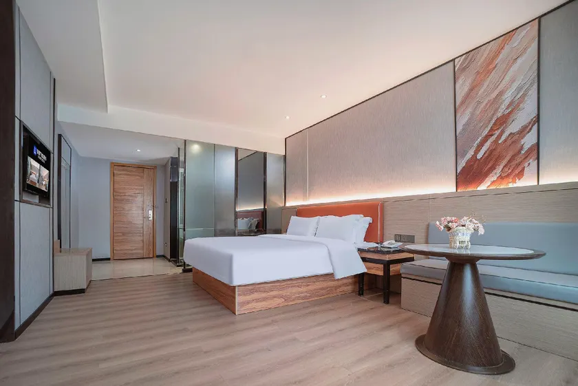 Youcheng Bagui Hotel (Liuzhou longtan park) - Image 1