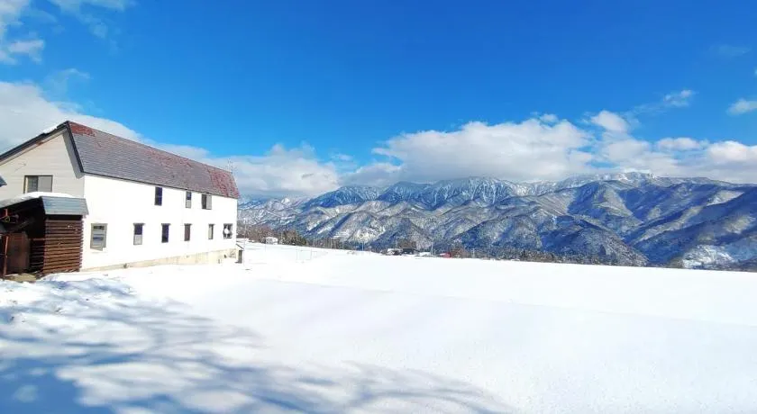 Hakuba Norikura Wakaguri Guesthouse - Image 1