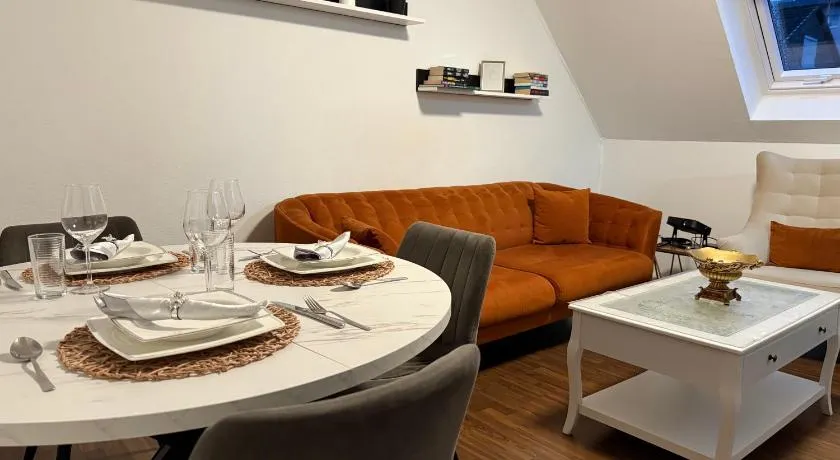 Gemütliche Wohnung, Heimkino, Couch & Küche - Image 1