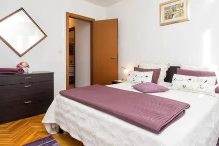 Apartment Bucka - Image 1