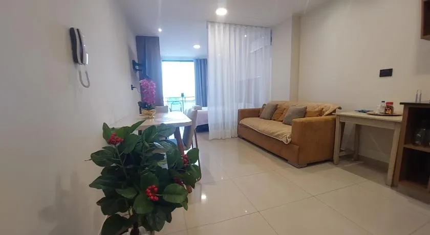 MONOAMBIENTE ACOGEDOR CON BALCON y GARAJE - Image 1