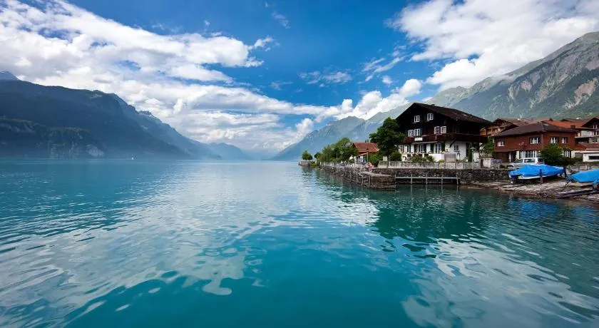 Al Porto Fantastic Lake & Mountain View Apartment - Image 1