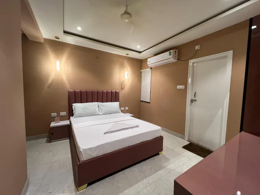 Hotel Seven Sky Inn Madiwala - Image 1