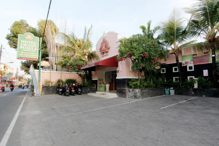 Hotel Grand Rosela - Image 1