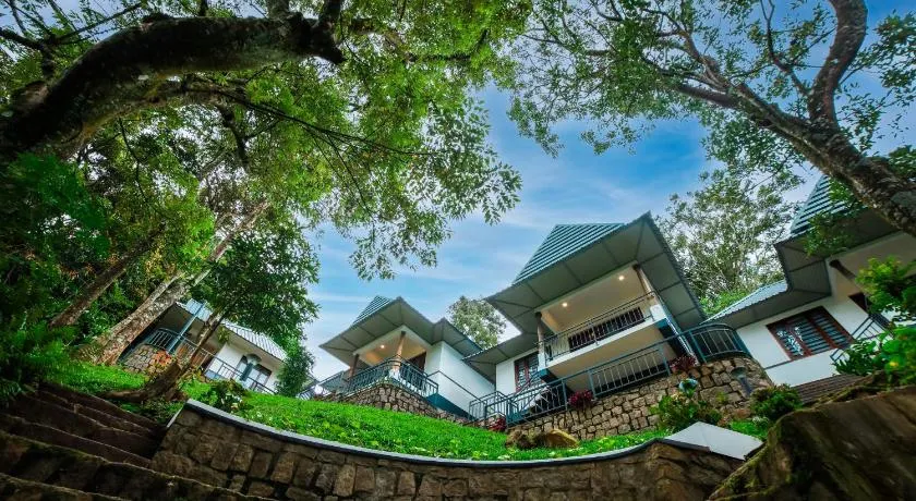 Golden Fern Resort - Image 1