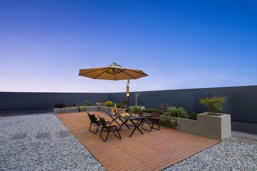 Anji Light Luxury Hotel - Image 1