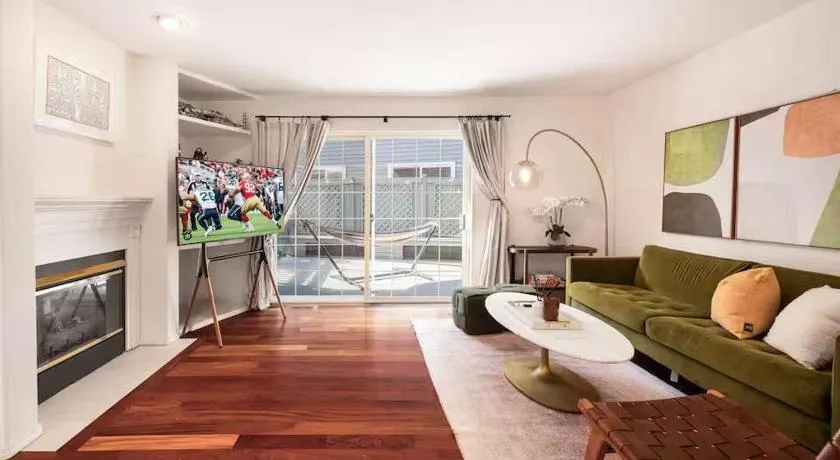 Spacious 4BR Kirkland Retreat Games - Image 1