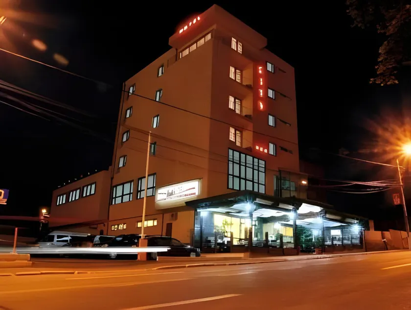 Hotel City - Image 1