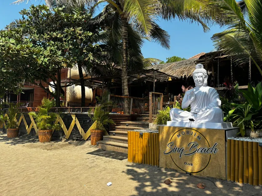 SinQ Beach Morjim - Image 1