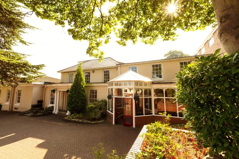 Gainsborough House Hotel - Image 1