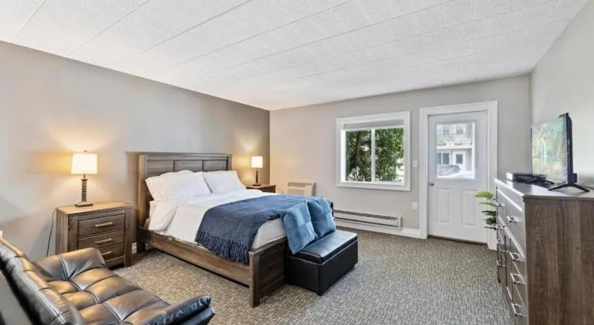 The Luxe Nook, Premier Studio in Scenic Congers - Image 1