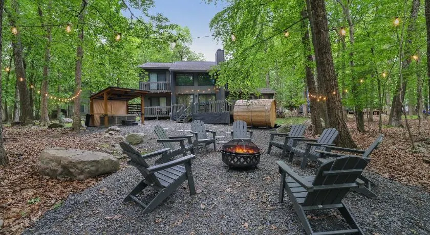 Luxurious Poconos Retreat - Hot Tub, Sauna, Games - Image 1