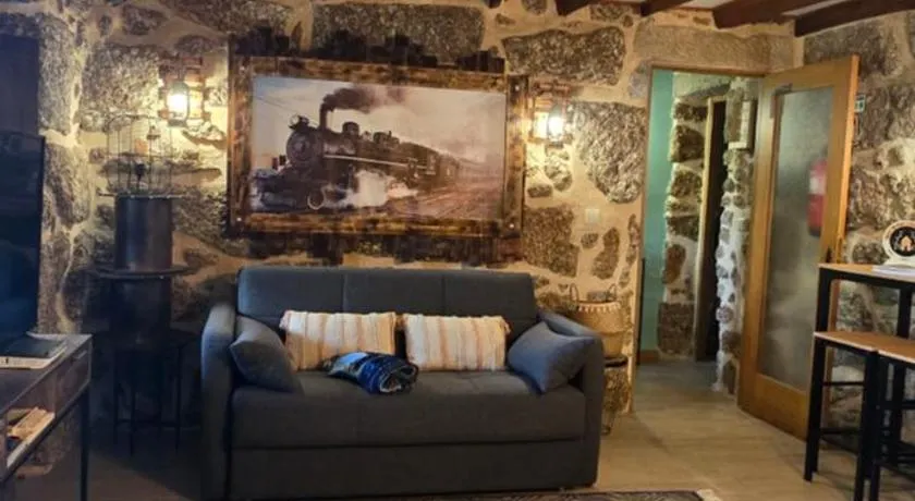 Rustic Retreat-Country House - Image 1