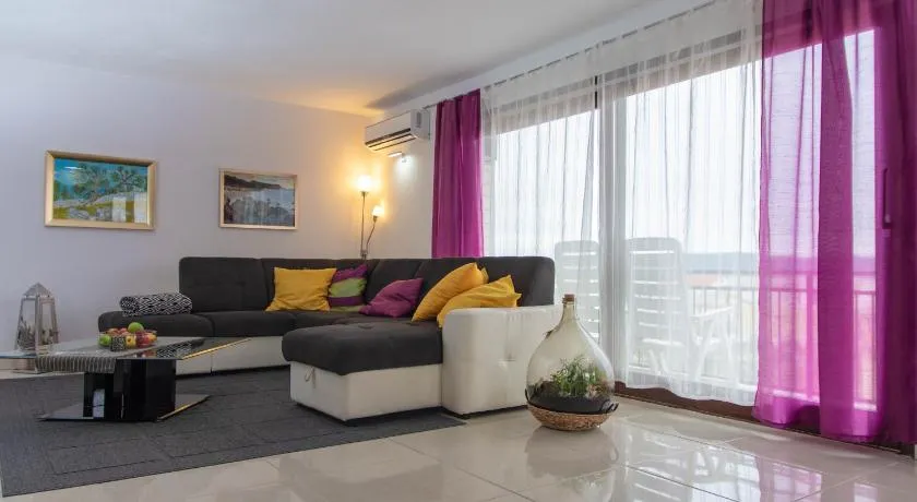 Apartment Joe - Image 1