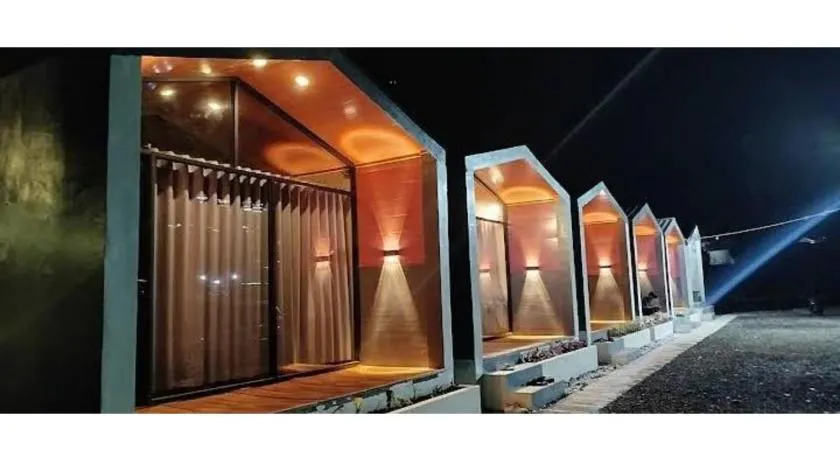 D'BAGOES Luxury Cabin - Image 1