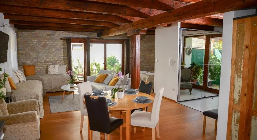 Somos Apartman - Image 1