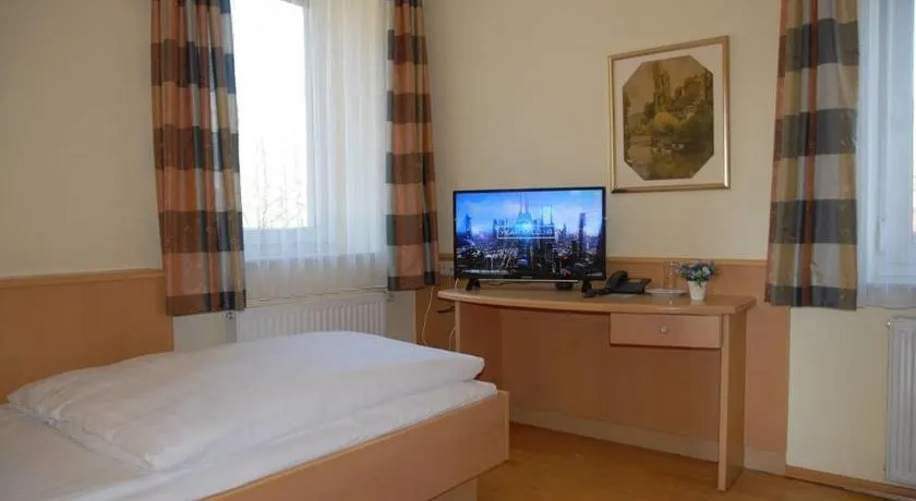 Hotel Garni Grottental - Image 1