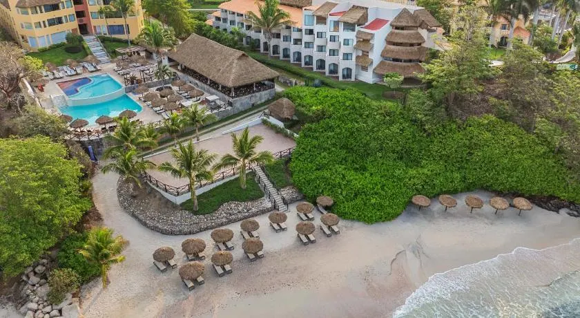 Family Selection at Grand Palladium Vallarta Resort & Spa - All Inclusive - Image 1