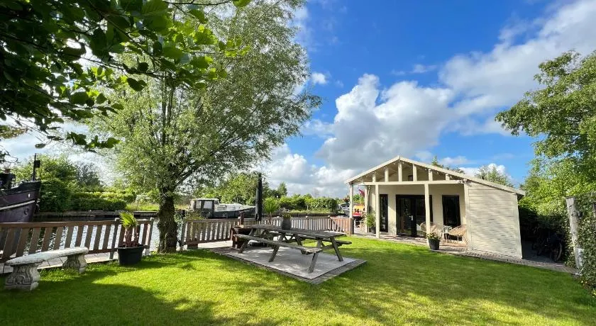 NEW - Private Cabin - on a lake near Amsterdam - Image 1