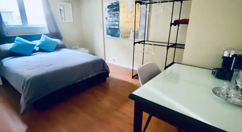 Cozy Queen Suite Near Okanagan Lake - Image 1