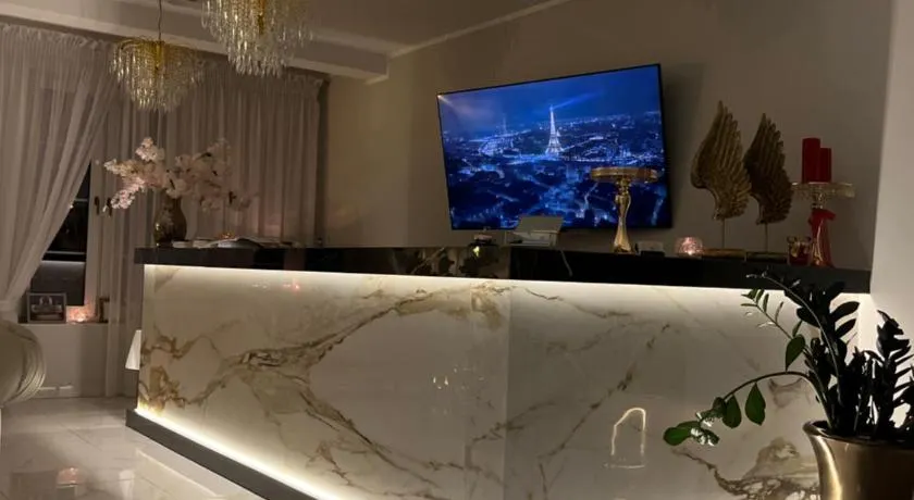 La Rose Residence - Image 1