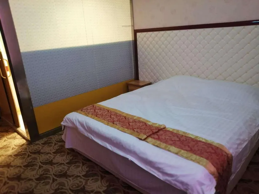 Lanxiang Business Hotel - Image 1